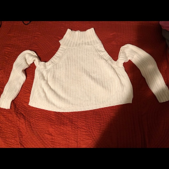 White sweater - Picture 1 of 2